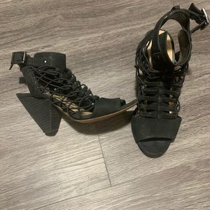 Vince Camuto black heels